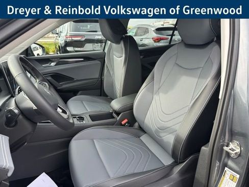 New 2026 Volkswagen Tiguan SE image 24