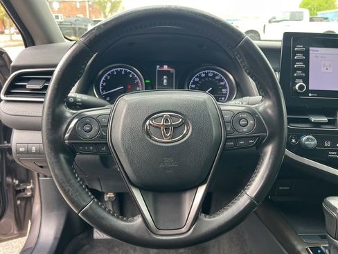 Used 2022 Toyota Camry SE FWD image 14