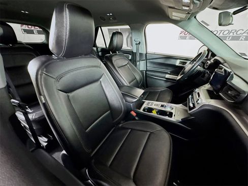 Used 2020 Ford Explorer XLT w/ Equipment Group 202A image 27