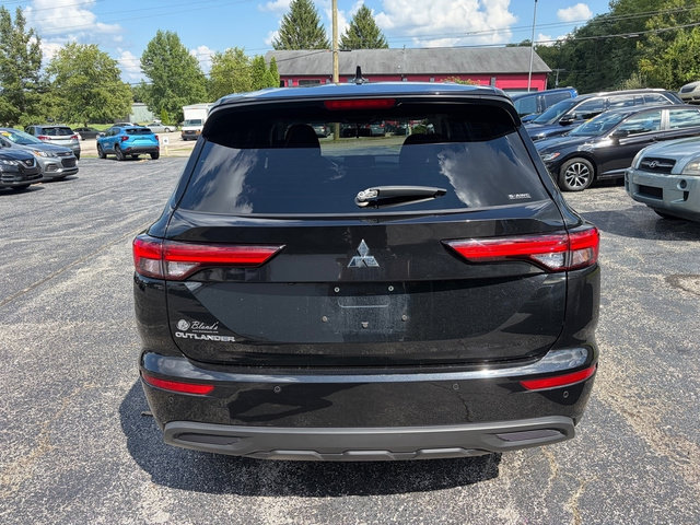 Used 2023 Mitsubishi Outlander ES AWD/4WD image 8