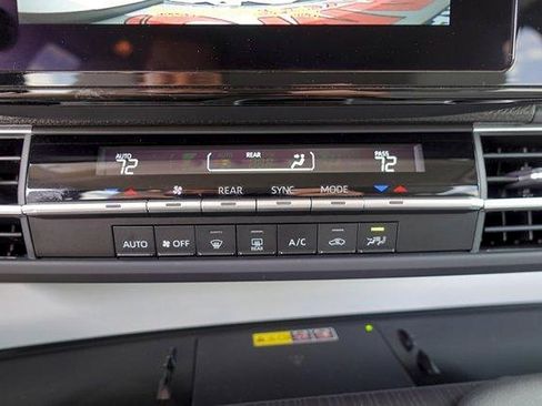 Certified 2025 Toyota Sienna LE FWD image 43