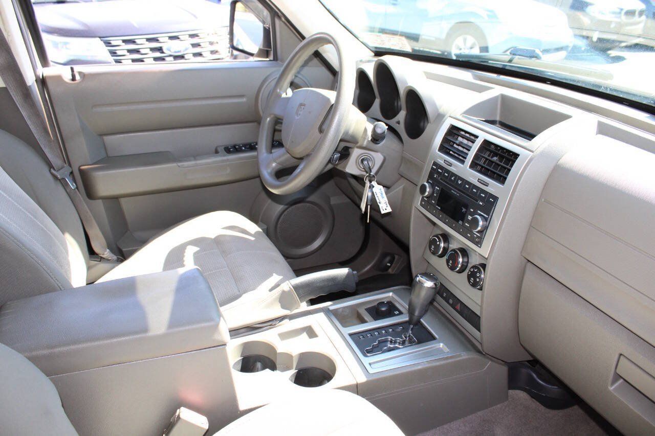 Used 2007 Dodge Nitro SXT AWD/4WD image 12