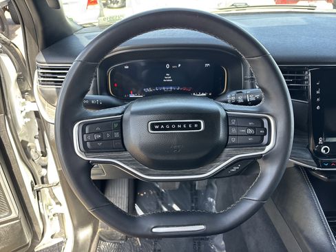 Used 2024 Jeep Wagoneer L Series II w/ Flexible Seating Group AWD/4WD image 25