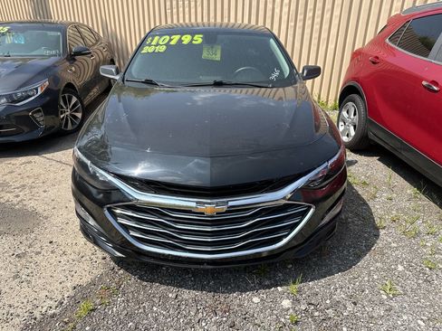 Used 2019 Chevrolet Malibu LT image 2