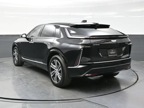 Certified 2024 Cadillac Lyriq Luxury AWD/4WD image 5