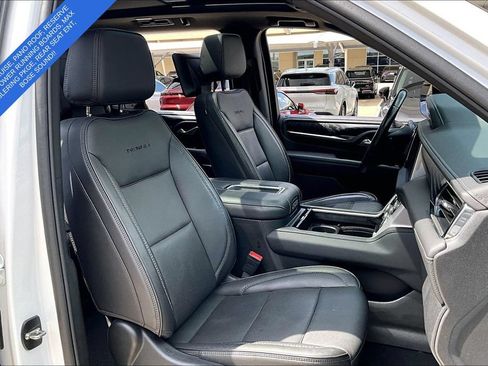 Used 2024 GMC Yukon Denali w/ Denali Reserve Package AWD/4WD image 8