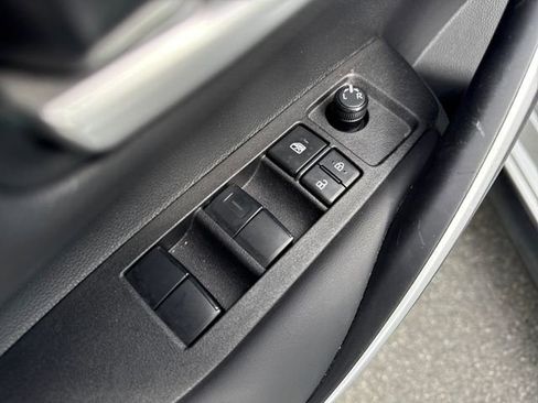 Certified 2025 Toyota Corolla SE FWD image 28