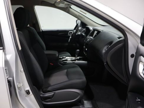 Used 2020 Nissan Pathfinder S image 23