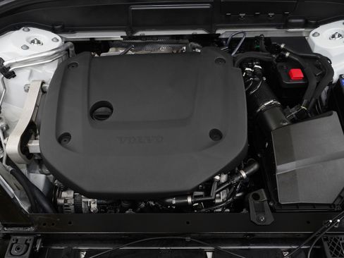 Used 2023 Volvo XC60 B6 Ultimate w/ Climate Package image 26