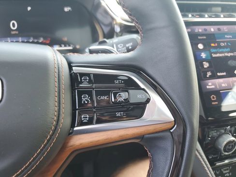 Certified 2022 Jeep Grand Cherokee Summit AWD/4WD image 24