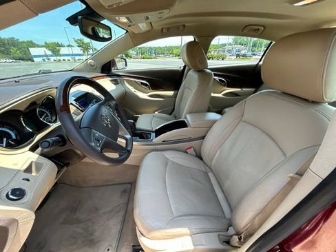 Used 2010 Buick LaCrosse CXL w/ Luxury Package FWD image 19
