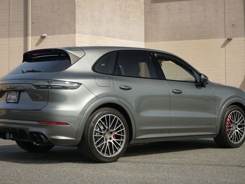 Used 2021 Porsche Cayenne GTS AWD/4WD image 4
