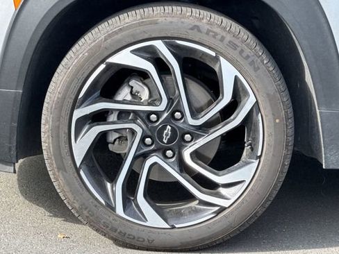 Used 2024 Chevrolet TrailBlazer RS image 40