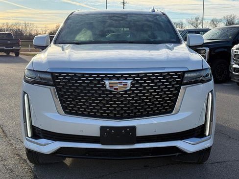 Used 2023 Cadillac Escalade Premium Luxury image 9