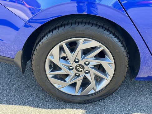 Used 2024 Hyundai Elantra SEL image 19