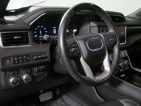 Used 2024 GMC Yukon Denali w/ Advanced Technology Package AWD/4WD image 12