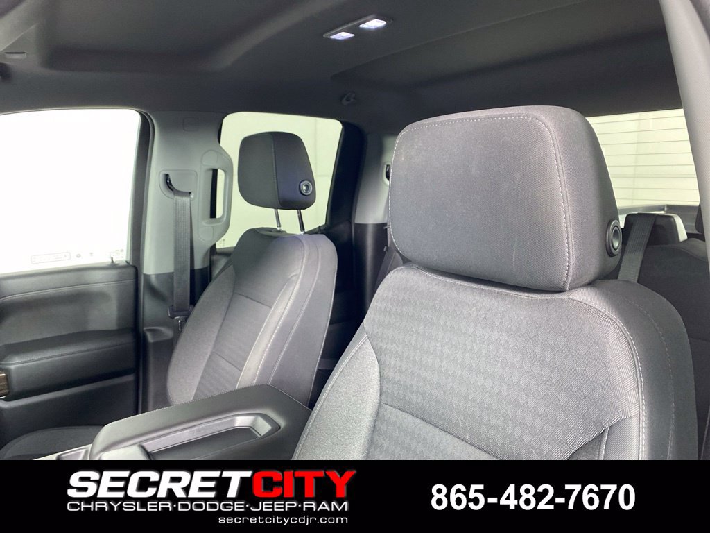 Used 2020 Chevrolet Silverado 1500 LT w/ Convenience Package AWD/4WD image 10
