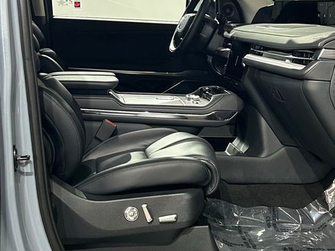 New 2026 Lincoln Navigator Premiere AWD/4WD image 65