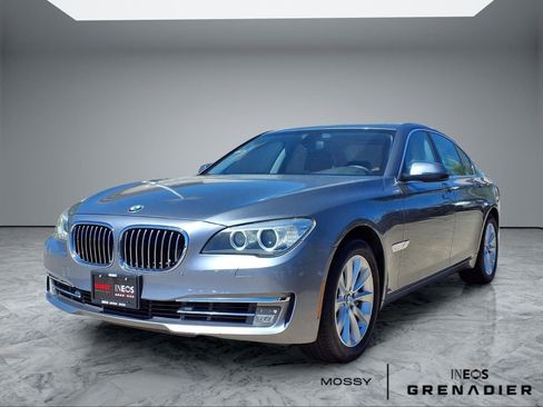Used 2013 BMW 740i image 4