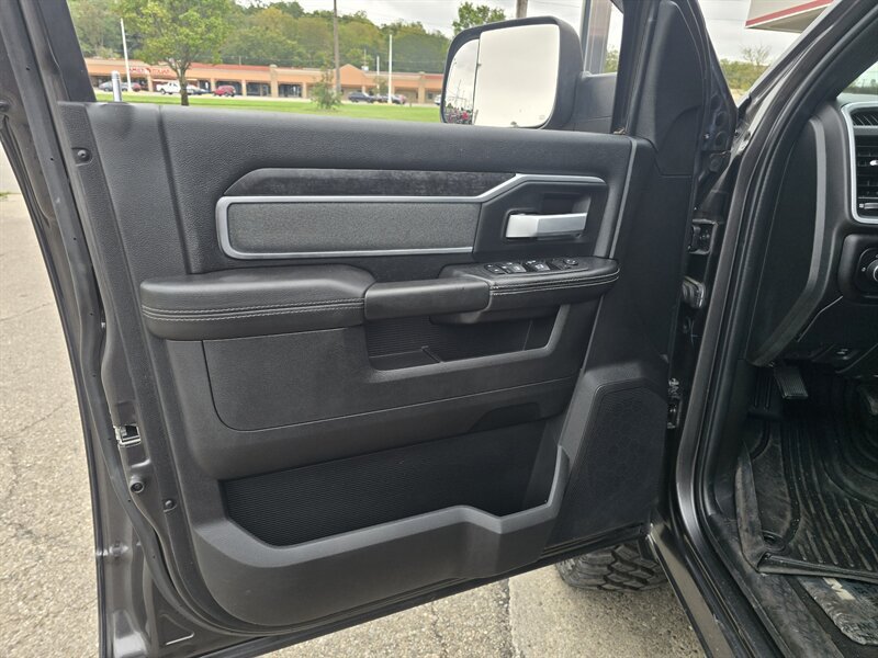 Used 2022 RAM 2500 Big Horn w/ Level C Equiment Group AWD/4WD image 7
