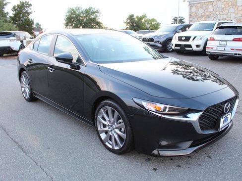 Used 2021 MAZDA MAZDA3 s FWD image 9