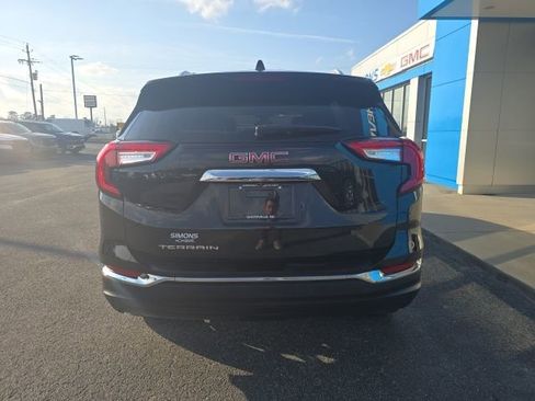 Used 2023 GMC Terrain SLT image 4