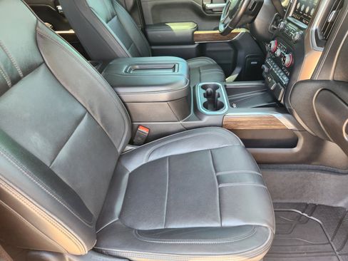Used 2021 Chevrolet Silverado 1500 High Country w/ Technology Package AWD/4WD image 12