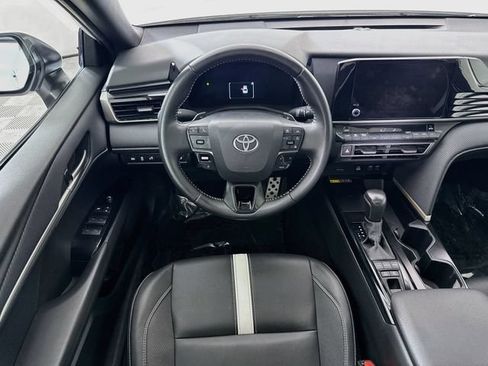 Used 2025 Toyota Camry SE w/ Convenience Package FWD image 21