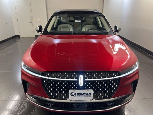 New 2026 Lincoln Nautilus Reserve image 2