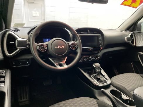 Used 2022 Kia Soul LX FWD image 12