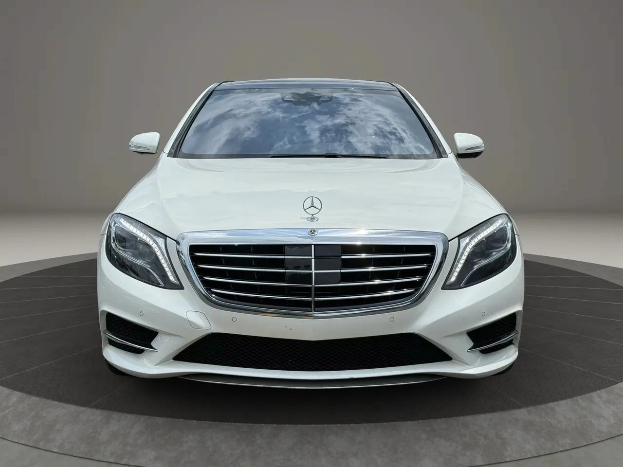 Used 2015 Mercedes-Benz S 550 Sedan image 2