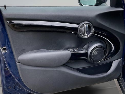 Used 2019 MINI Cooper S image 23