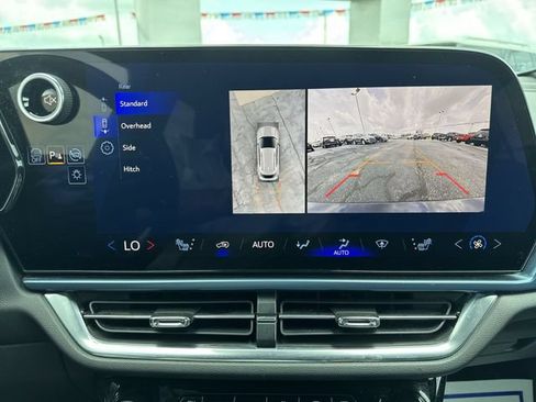 Certified 2024 Chevrolet Equinox EV LT FWD image 24
