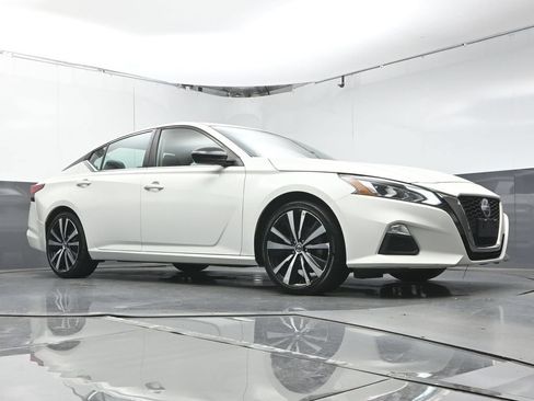 Used 2019 Nissan Altima 2.5 SR FWD image 39
