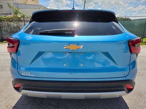 Used 2025 Chevrolet Trax LT FWD image 4