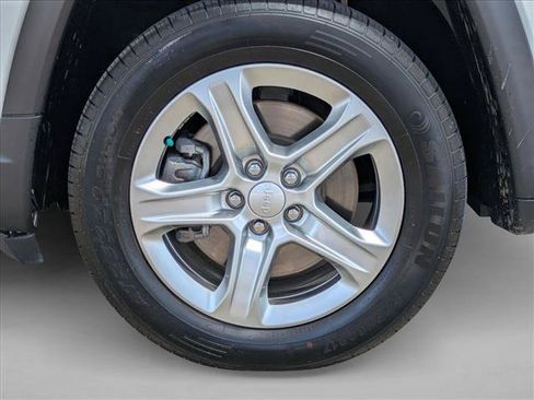 Used 2023 Jeep Compass Latitude AWD/4WD image 23