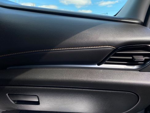 Used 2019 Chevrolet Traverse LT w/ LPO, Floor Liner Package FWD image 16