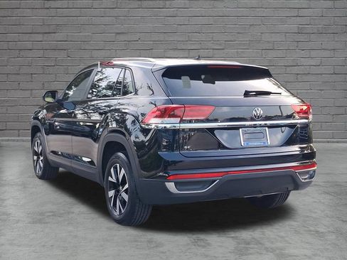 Used 2023 Volkswagen Atlas Cross Sport SE FWD image 5