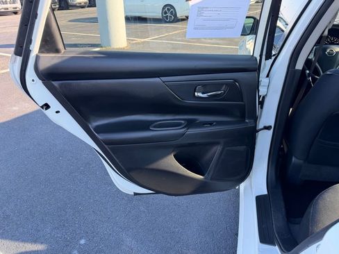 Used 2017 Nissan Altima 2.5 S w/ Power Driver Seat Package image 16
