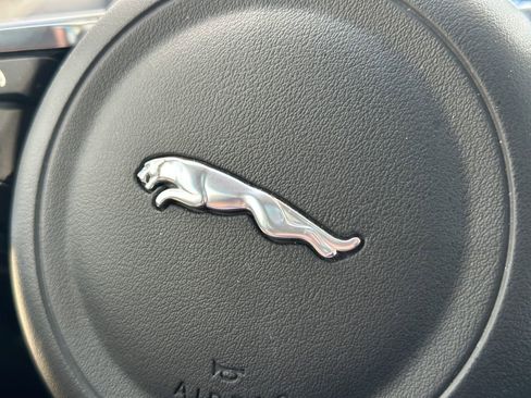 Used 2020 Jaguar F-PACE R-Sport image 27