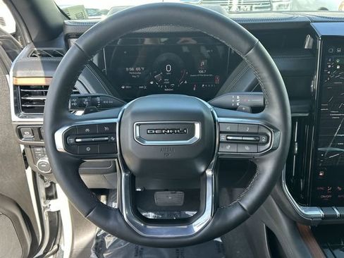 Used 2025 GMC Yukon XL Denali AWD/4WD image 22
