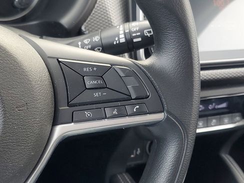 Used 2019 Nissan Kicks SV image 17