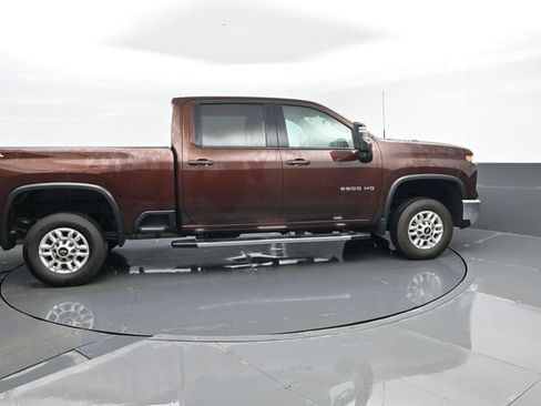 Used 2024 Chevrolet Silverado 2500 LT image 4