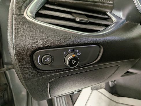 Used 2017 Chevrolet Malibu LT w/ Leather Package image 18