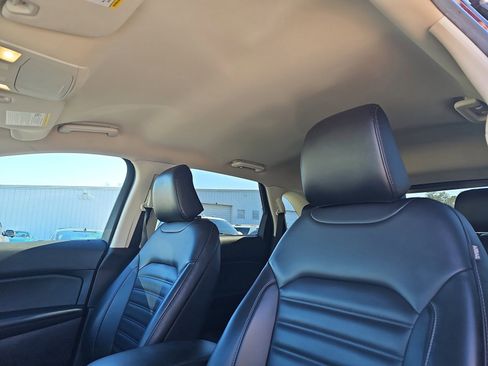 Used 2024 Ford Edge SEL image 13