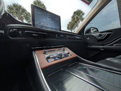 Used 2020 Lincoln Aviator Reserve w/ Equipment Group 201A image 15