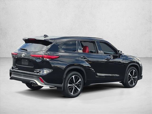 Used 2022 Toyota Highlander XSE AWD/4WD image 5