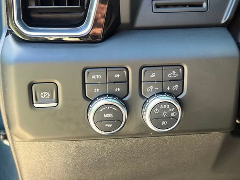 Used 2022 GMC Sierra 1500 Denali AWD/4WD image 26