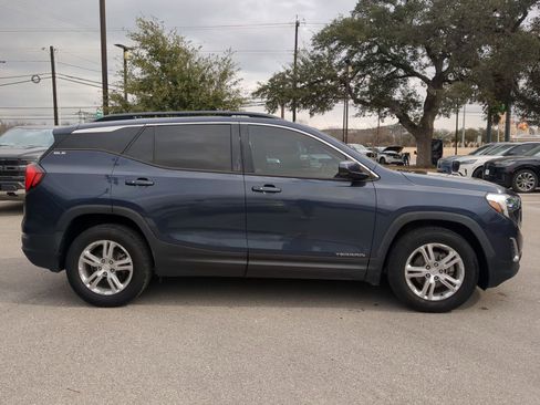 Used 2018 GMC Terrain SLE w/ Driver Convenience Package image 2