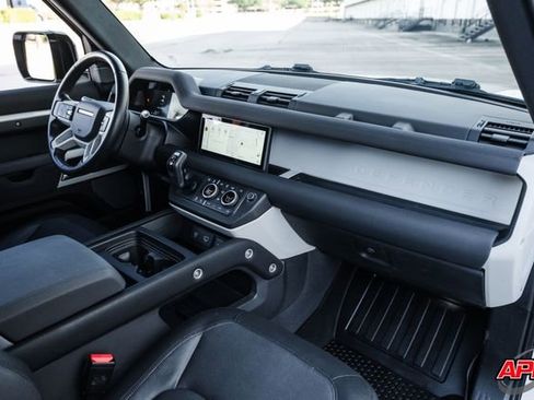 Used 2022 Land Rover Defender 90 X-Dynamic S image 19